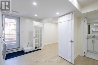 45 Springhurst Ave in Brampton, ON - Building Photo - Building Photo