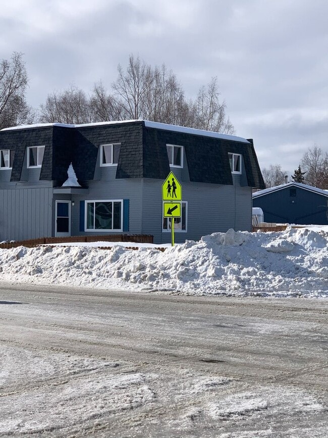 6900 Cranberry St in Anchorage, AK - Building Photo - Building Photo