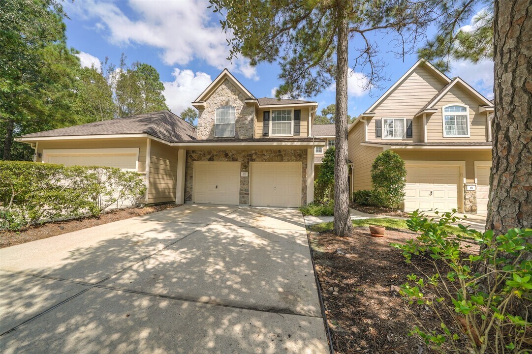 22 Scotch Pine Ct in Spring, TX - Foto de edificio