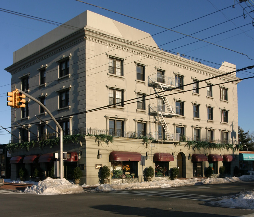 301 Central Ave in Lawrence, NY - Building Photo