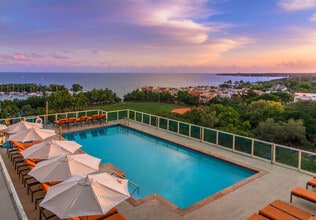 2889 McFarlane Rd in Miami, FL - Building Photo - Building Photo