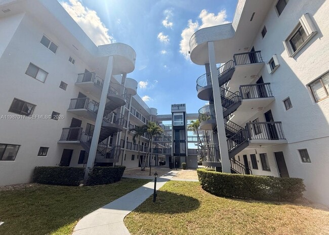 property at 5300 W 21st Ct