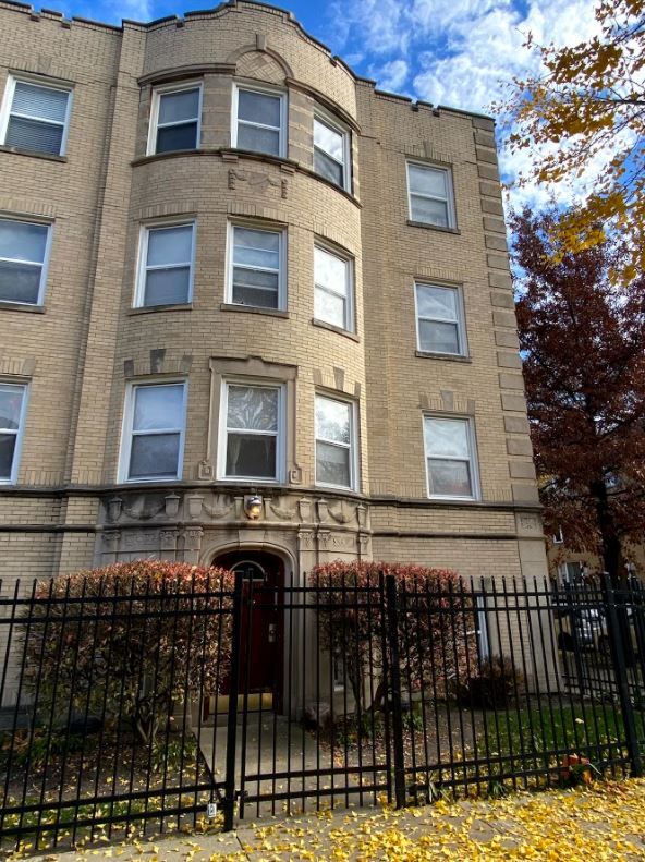 6305 N Claremont Ave in Chicago, IL - Building Photo - Building Photo