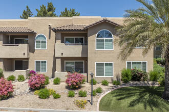 Aventura Condos in Scottsdale, AZ - Foto de edificio - Building Photo