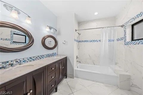 3745 27th Ave SW in Naples, FL - Foto de edificio - Building Photo