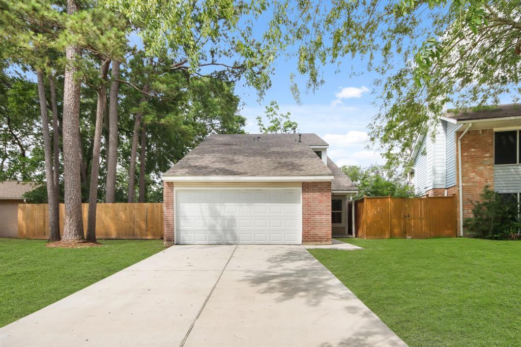19511 Pine Echo Dr in Humble, TX - Building Photo