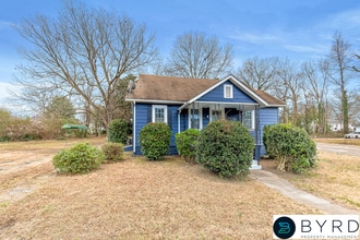 2958 Winston Churchill Dr in Hopewell, VA - Building Photo - Building Photo