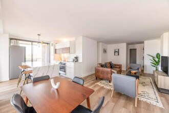 250 S Reynolds St, Unit 1004 in Alexandria, VA - Building Photo - Building Photo