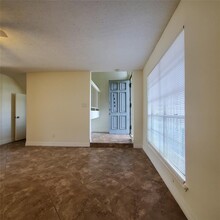 5606 Lost Forest Dr in Houston, TX - Building Photo - Building Photo