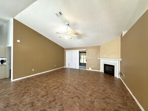 147 Steeplechase Dr in Crestview, FL - Building Photo - Building Photo