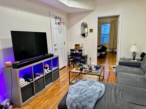 73 Thatcher St in Brookline, MA - Building Photo - Building Photo