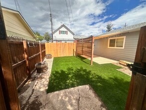 27 W Las Animas St, Unit #B in Colorado Springs, CO - Foto de edificio - Building Photo