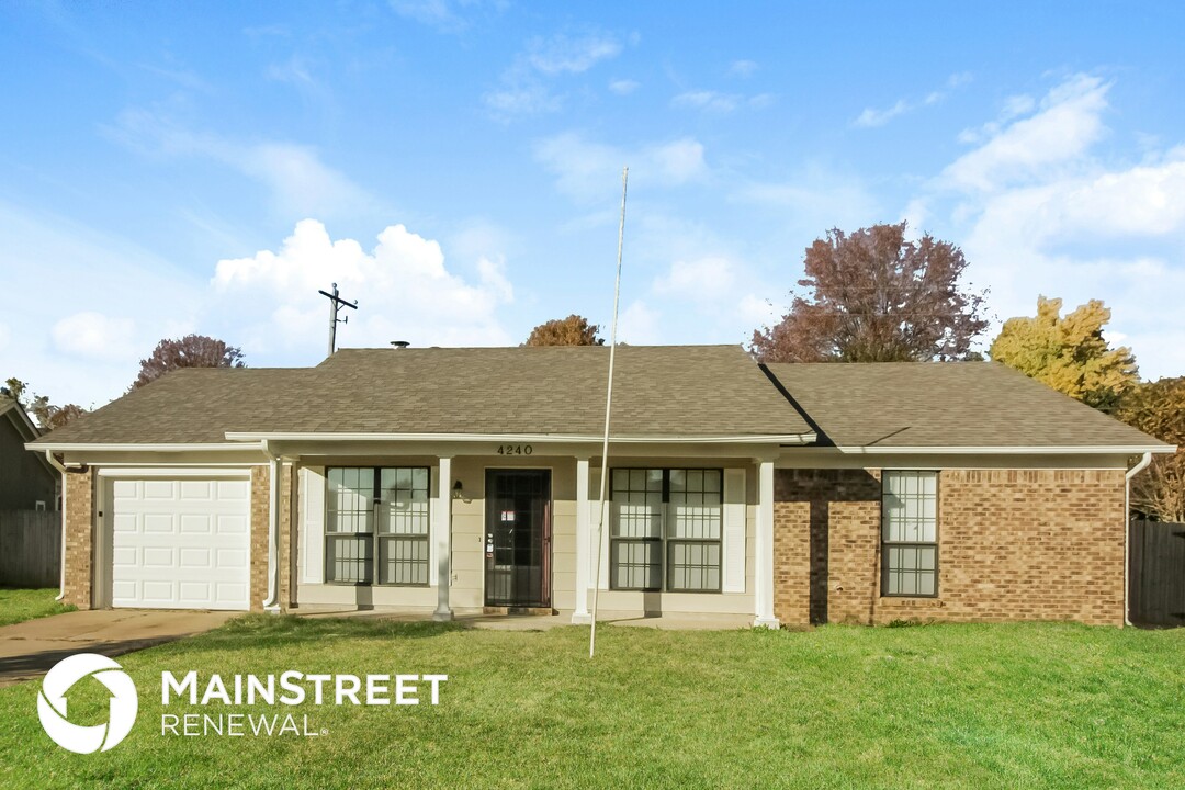 4240 Water Briar Rd in Millington, TN - Building Photo
