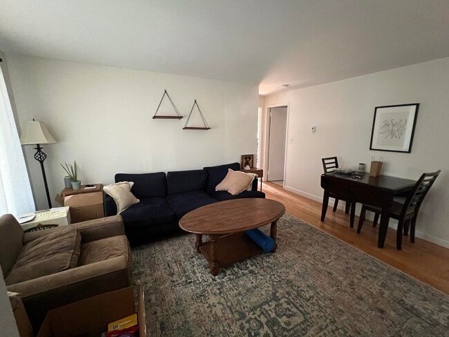 7 Saran Ave in Bedford, MA - Building Photo - Building Photo