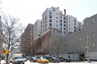 Haroldon Court in New York, NY - Building Photo - Building Photo