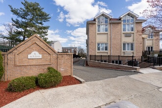 6 Arc Pl in Staten Island, NY - Building Photo - Building Photo