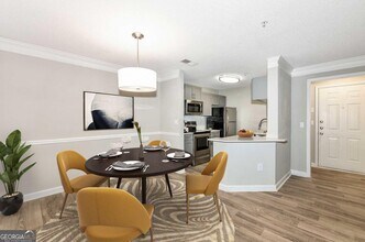 9200 Roberts Dr in Atlanta, GA - Building Photo - Building Photo