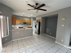 861 Clear Diamond Ave in Las Vegas, NV - Building Photo - Building Photo