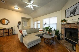 1113 Bayfield Dr in Denton, TX - Building Photo - Building Photo