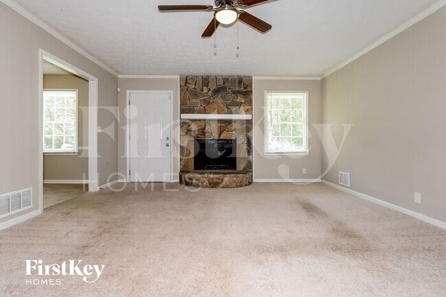 2076 Moon Dr SW in Conyers, GA - Building Photo - Building Photo
