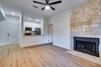 2406 Rio Grande St in Austin, TX - Building Photo - Building Photo