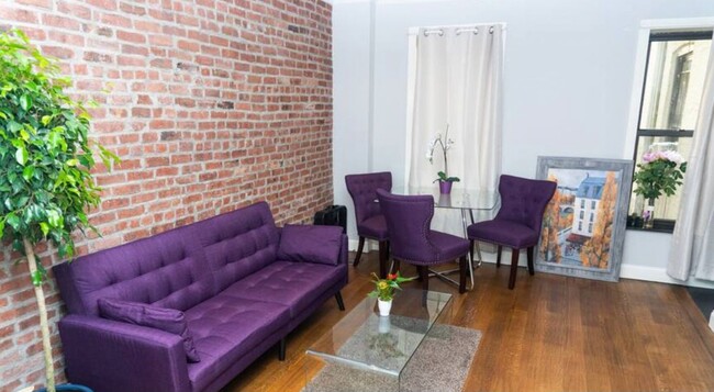 property at 302 Elizabeth St