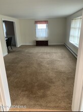 608 Berkeley Ave in Beachwood, NJ - Building Photo - Building Photo