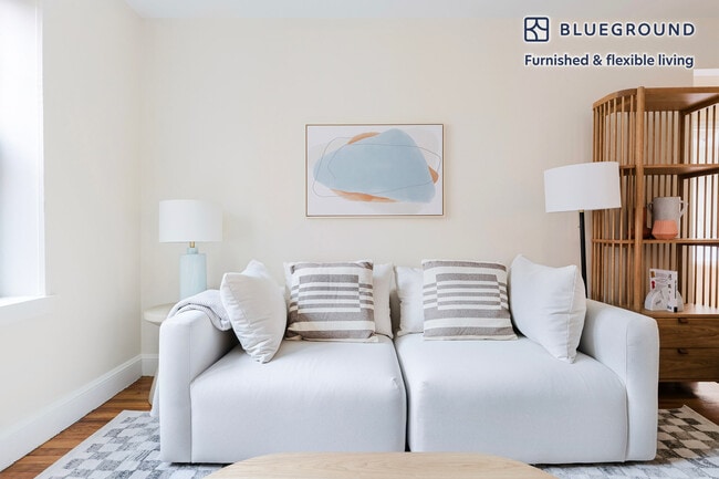 266 Harvard St in Cambridge, MA - Foto de edificio - Building Photo