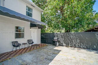 168 NW 32nd St in Miami, FL - Building Photo - Building Photo