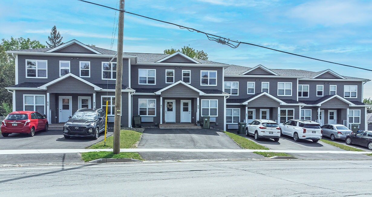 835-835 Mcevoy St in Fredericton, NB - Building Photo