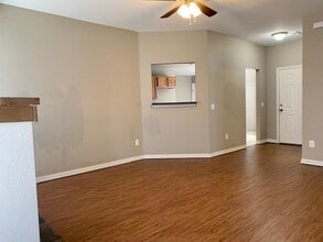 565 Oakwoods Dr in Elkins, AR - Building Photo - Building Photo