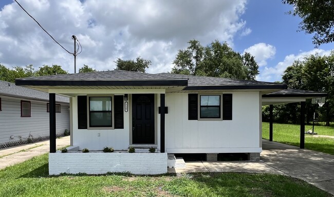 property at 310 N Bank St