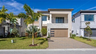 8525 Crystal Downs Ave in Boca Raton, FL - Building Photo