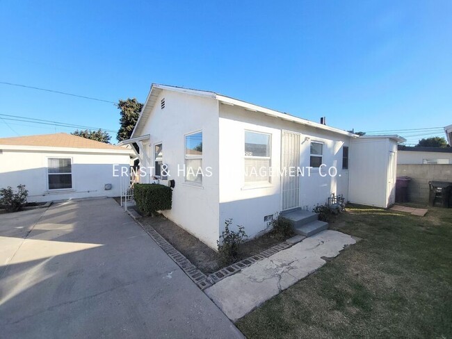 property at 2125 W Columbia St
