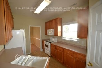 215 Portico Pl in Newnan, GA - Building Photo - Building Photo