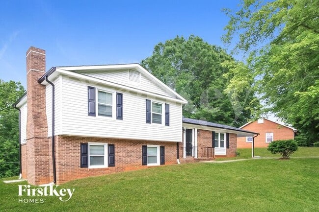 2350 Woodgreen Rd in Winston-Salem, NC - Building Photo - Building Photo