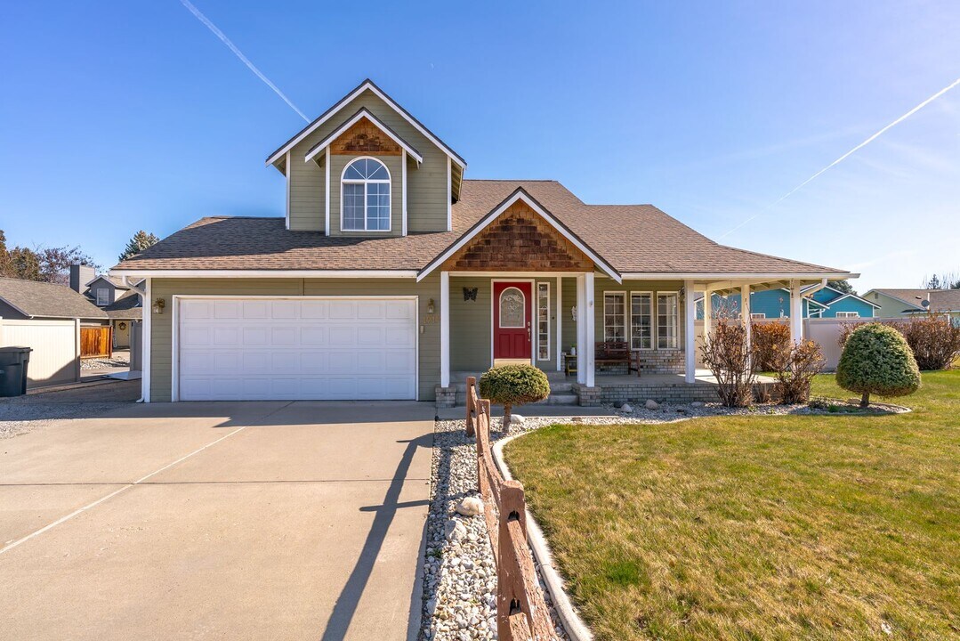 1915 Northfield Pl in Wenatchee, WA - Building Photo