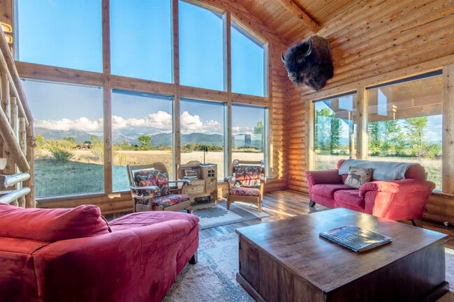 3791 Whitney Dr