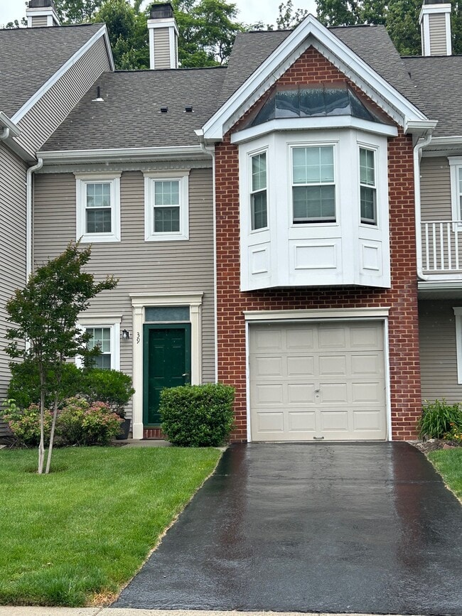 property at 39 Durant Ave