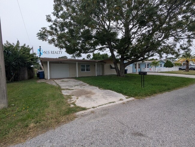 property at 3549 Devonshire Dr