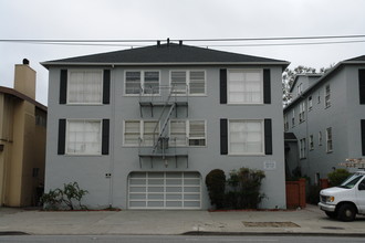 1125 El Camino Real in Burlingame, CA - Foto de edificio - Building Photo