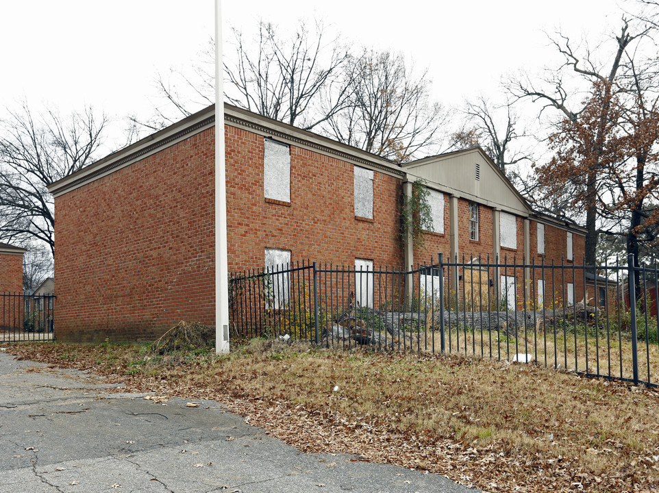 Wooddale Condominiums in Memphis, TN - Building Photo