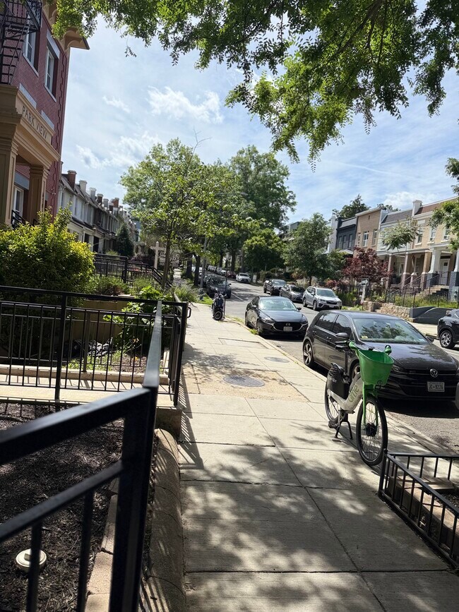 608 Irving St NW in Washington, DC - Building Photo - Building Photo