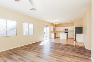 16115 N 168th Ave in Surprise, AZ - Foto de edificio - Building Photo