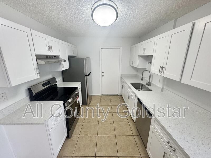 18051 Steele Ave in Port Charlotte, FL - Building Photo