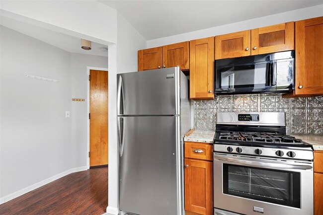 787 Summit Ave in Jersey City, NJ - Building Photo - Building Photo