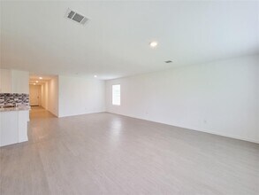 6 Riverwood Circle Ct in Angleton, TX - Building Photo - Building Photo
