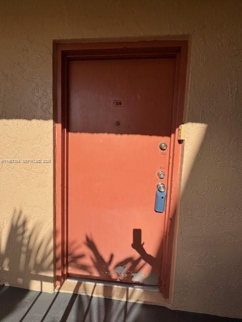 13701 Kendale Lakes Cir