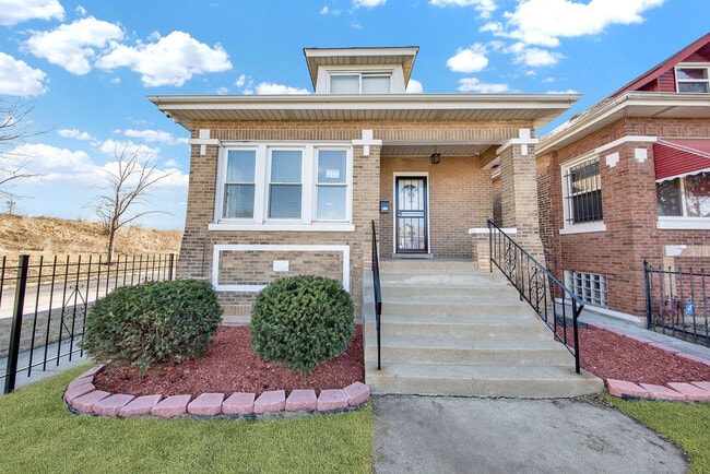 property at 7501 S Aberdeen St