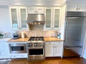 77 Havemeyer Ln in Stamford, CT - Building Photo - Building Photo